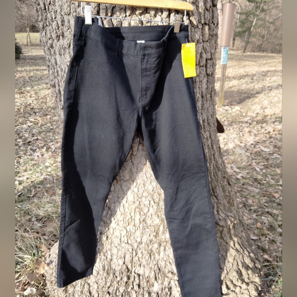 H&M Denim - NWT H&M Skinny Jeans in size 33